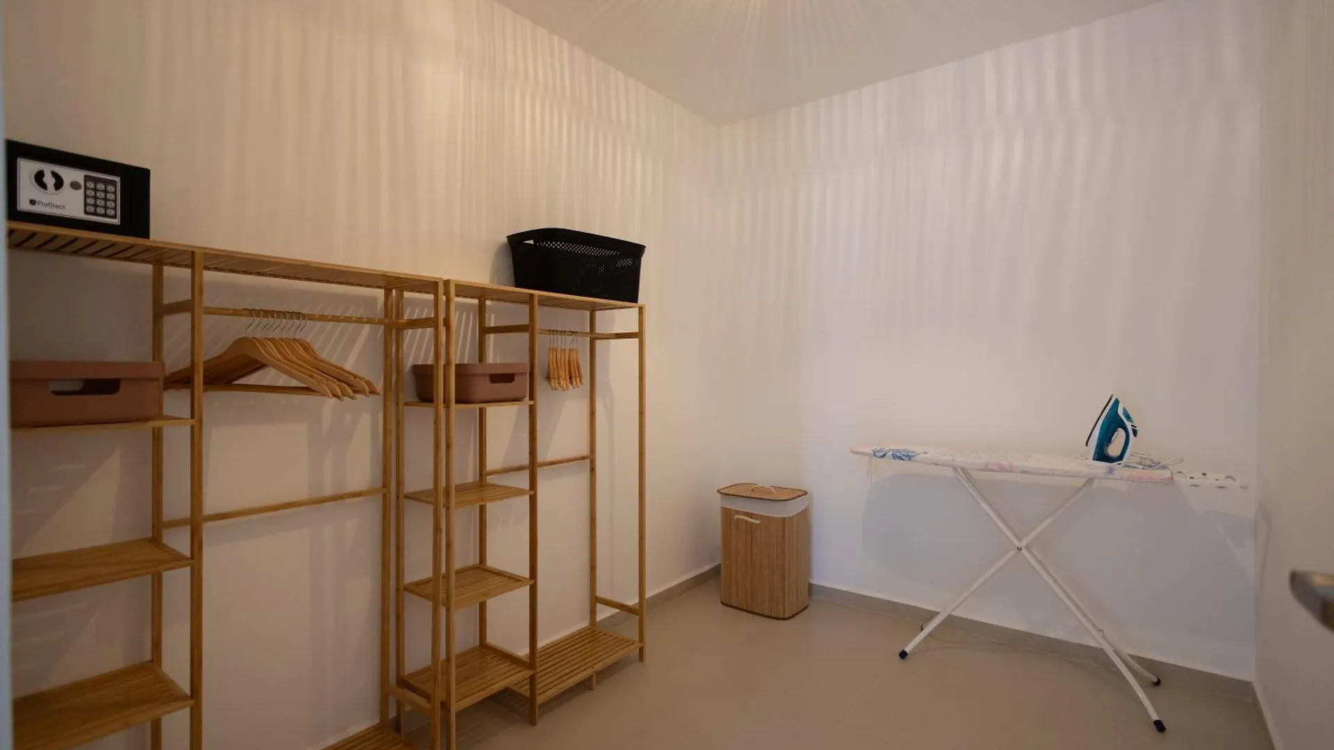 Luxe Nieuwbouw Villa Toplocatie In Jan Thiel